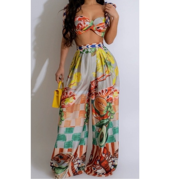 Dainty By Bey Pants - Colorful Tropical Two-Piece Set with Wide-Leg Pants